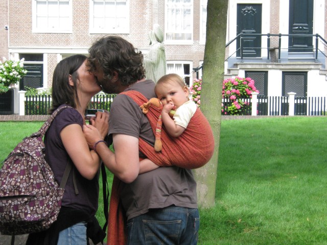 Обратите внимание на статую Иисуса вдали