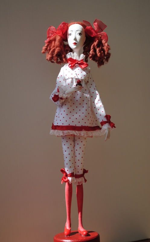 Куколка с вишенкой